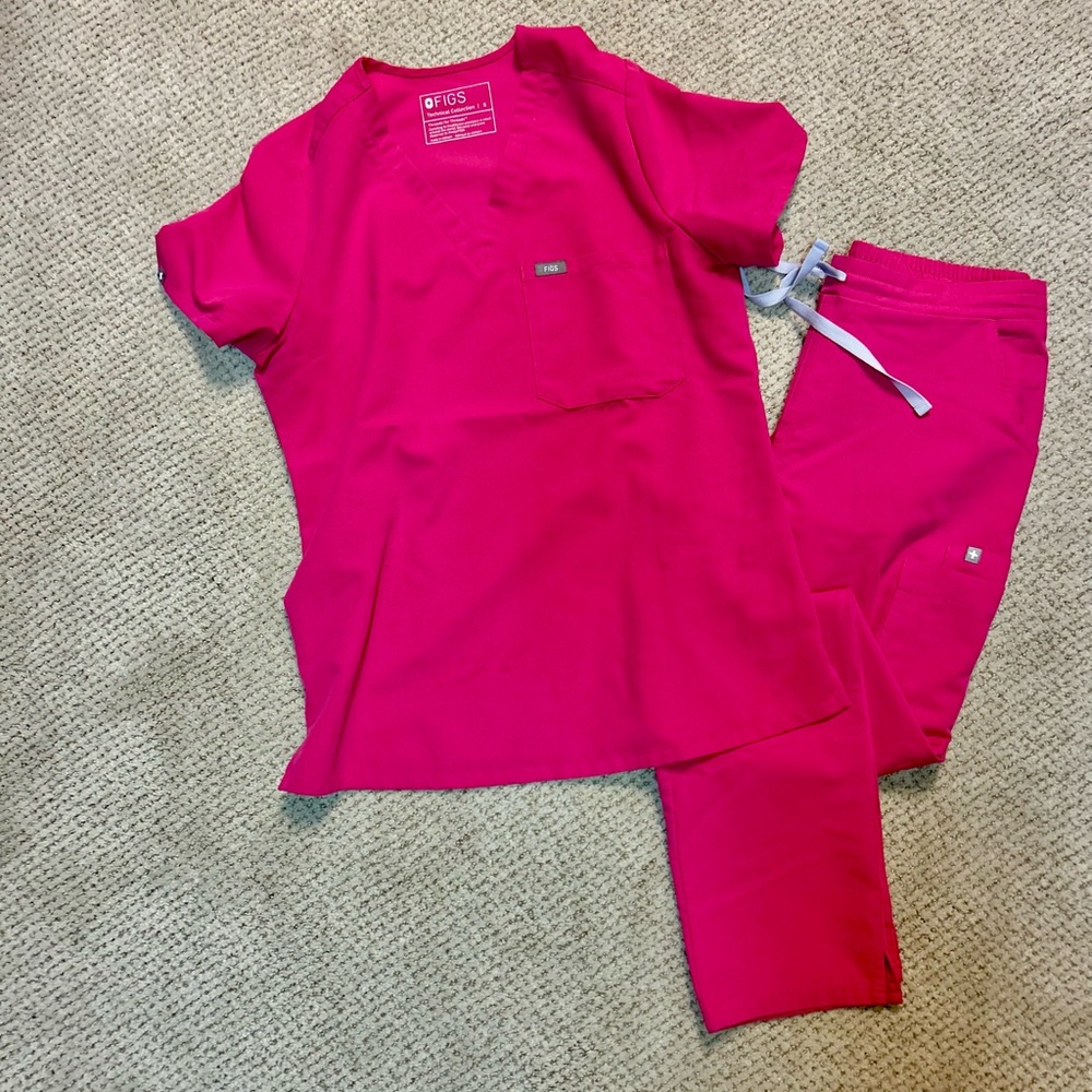 FIGS scrub set Shocking Pink